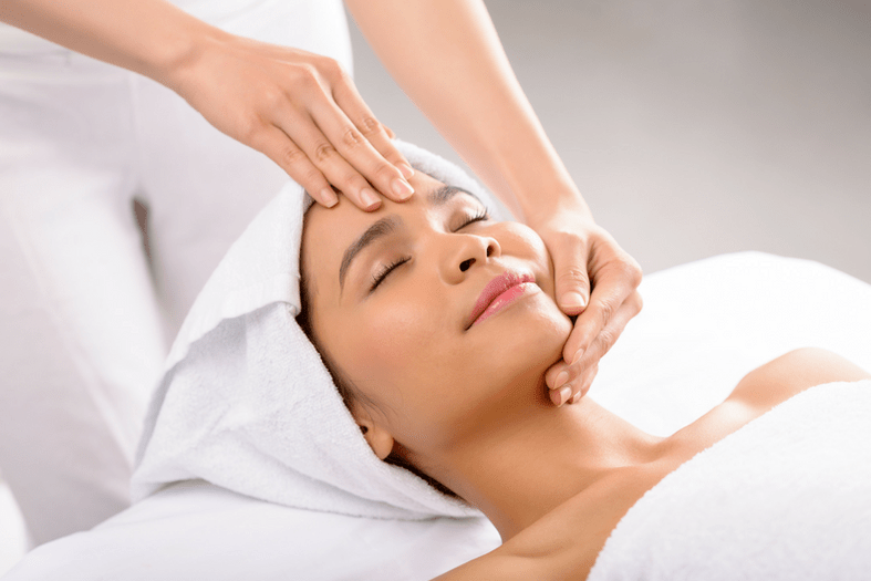 Masaža je jedna od metoda pomlađivanja kože lica i tijela